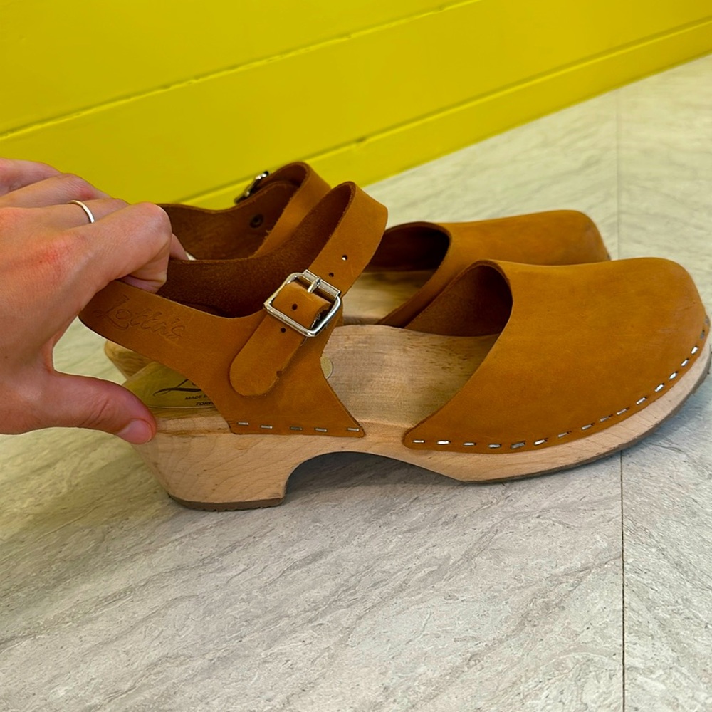 Clogs